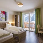 Cooee Alpin Dachstein מלון 3*