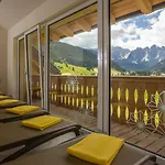 Cooee Alpin Dachstein מלון 3*