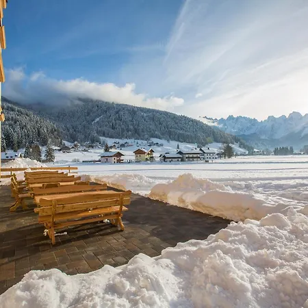 Cooee Alpin Dachstein Hotel 3*