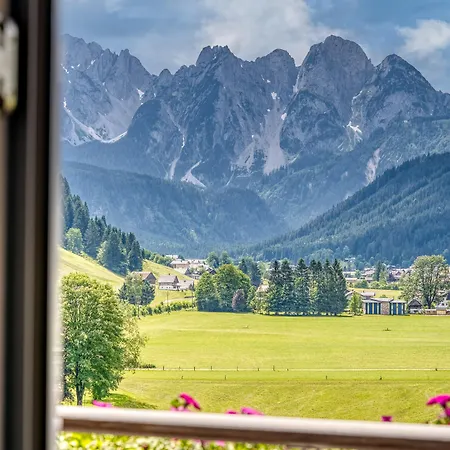 Cooee Alpin Dachstein Hotel 3*