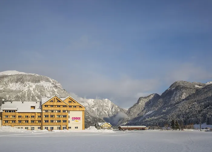 Отель Cooee Alpin Dachstein 3*